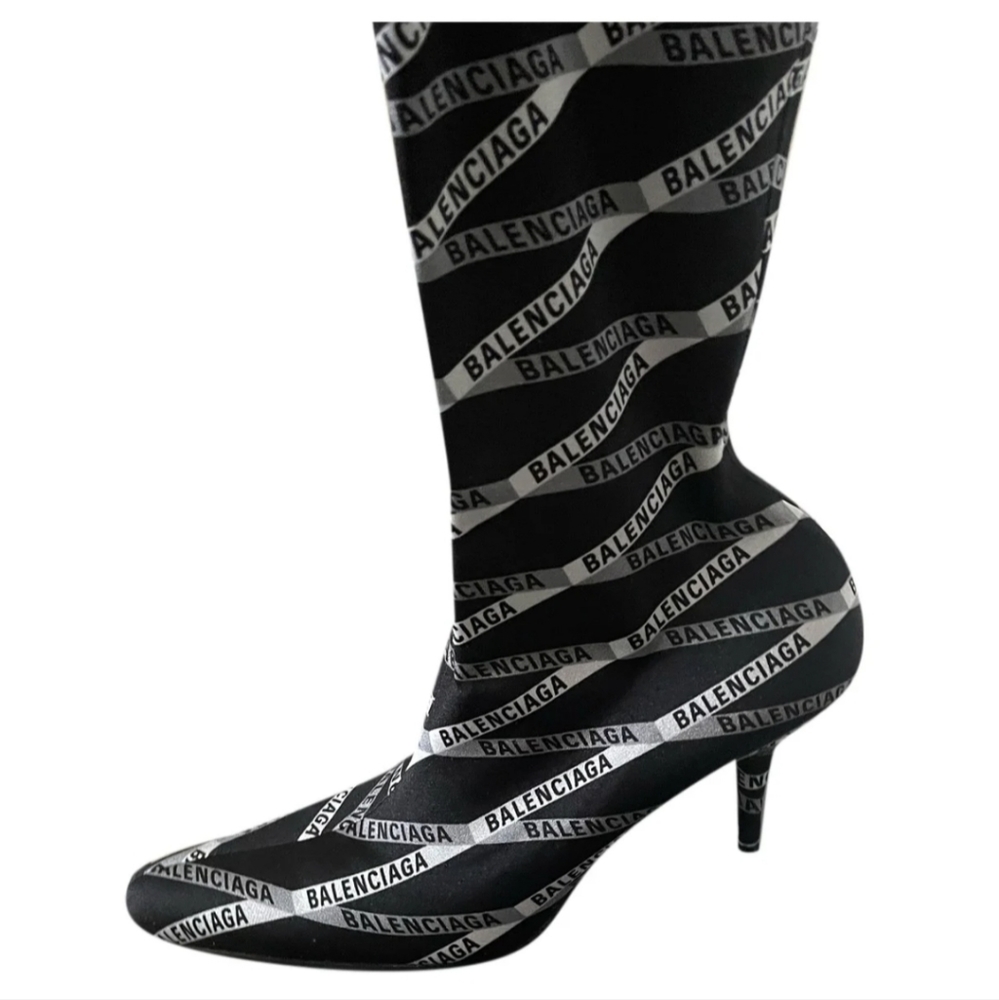 Selling this amazing pair of Balenciaga booties.They unfortunately run small.